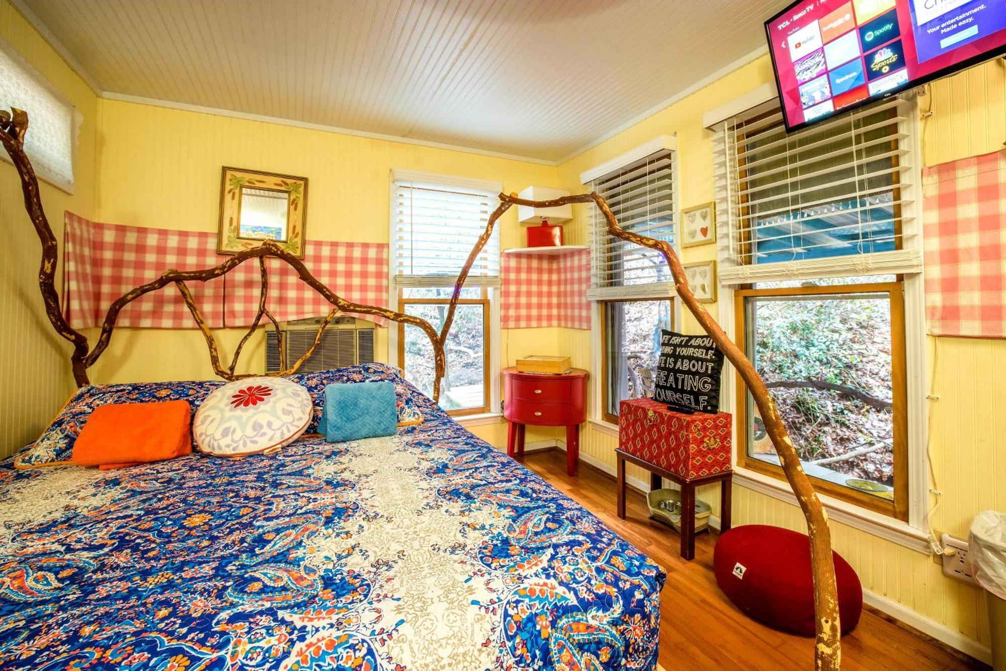 Bear Creek Lodge And Cabins In Helen Ga - Pet Friendly, River On Property, Walking Distance To Downtown Helen Exteriör bild